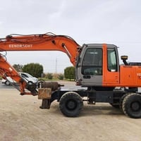 للـــبيع حفاره هيتاشي حجم 180   موديل 2006     للستفسار 07519061709   ...