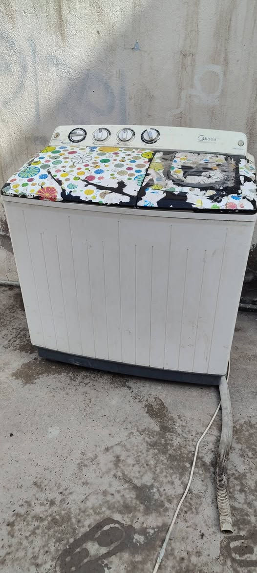 سلام عليكم غساله حجم 15 كلو شغاله بس نشاف ما عرف شبي الغسيل شغال تغسل كامله نوع ميديه الأصلي مكاني الشعب رقم ***********
