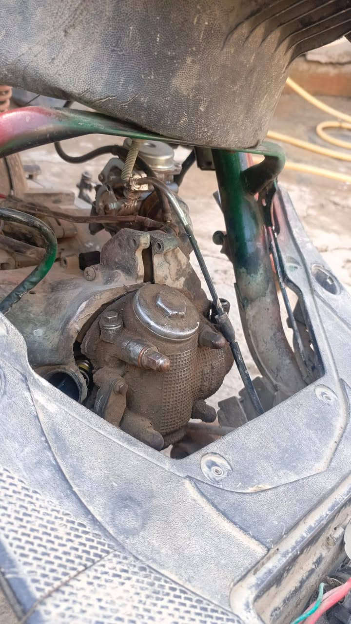 سلام عليكم دراجه للبيع مكينه ماكس عدله شغاله و كلشي ما بيهه بس ابيع كوم حديد السعر 80الف مكاني بغداد شارع حيفاء الرقم ***********
