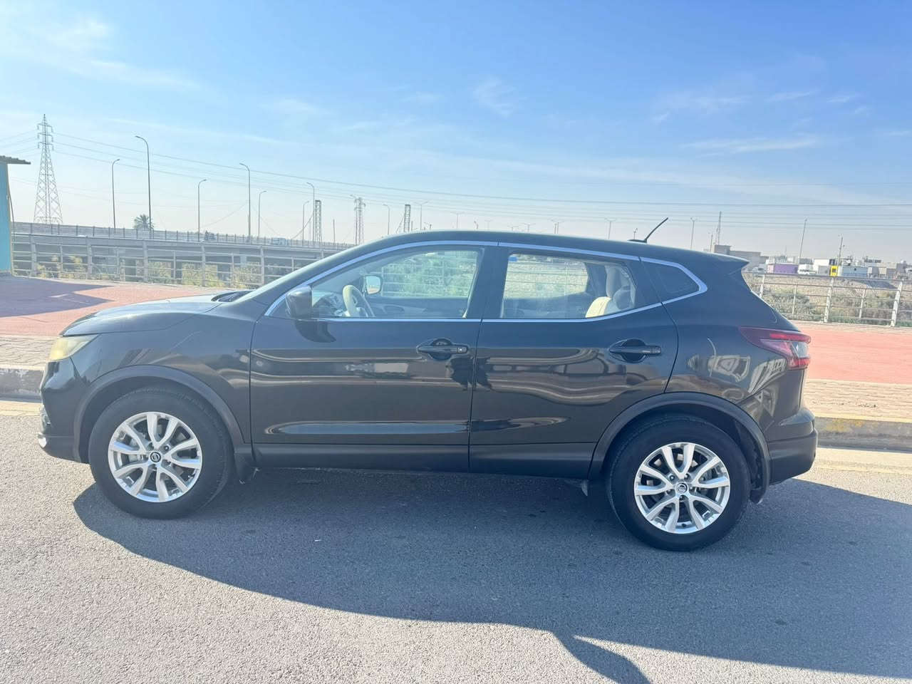 🚗 Nissan Rogue Sport 2021 – وارد أمريكي
🔹 الضرر: دعامية أمامية فقط
🔹 الأيرباكات: سترين
🔹 الممشى: 60 ألف مايل
🔹 المحرك: 4 سلندر 2000 سي سي

✨ المواصفات:
 • نظام النقطة العمياء
 • كاميرا محيطية 360°
 • حساسات أمامية وخلفية
 • توقف ذاتي عند الرجوع
 • نظام تحديد المسار
 • رادار أمامي
 • سياقة شبه ذاتية
 • 3 أنماط قيادة
 • شاشة معلومات
 • تبريد قطعتين
 • كشنات جلد
 • تحكم ستيرن جهتين
 • مثبت سرعة
 • كبح تلقائي للطوارئ

📍 الموقع: الأنبار – الرمادي
💰 السعر: 150
📞 رقم بغداد مميز
📩 التفاصيل على الخاص


**إذا كنت صاحب هذا الإعلان وتريد حذفه لأي سبب، رجاءا أرسل رسالة إلى الدعم الفني**