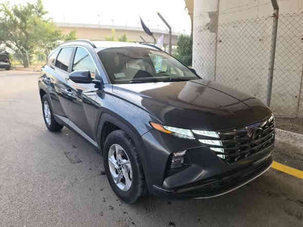 سلام عليكم للبيع  توكسان موديل 2024 مواصفات SEL  بدون رقم تترقم جميع المحافظات ماشيه 26الف ميل

فول مواصفات ماعدى بانورما 
بصمة تشغيل 
بصمة أبواب 
صندوق كهرباء 
تشغيل عن بعد 
كشن كهرباء 
رادار أمامي وخلفي جانبي 
توقف ذاتي 
كروز سرعه 
سياقه ذاتيه 
حساس أمامي 
حساس خلفي 
تحكم استيرن جهتين 
مثبت سرعه
مانع انزلاق 
مانع انحدار 
محرك (2500)
3.أنظمه قياده 
حساس إطار 
هيتر كشنات 
حساس جانبي 
سايد أبريك بصمه 
شاش أوبل كار بلي 
كأميره دواره 
شاحن وايرليس 
اوتو هولد 
فول تحكم استيرن 
اوباقي مواصفات معروفه.
 الحادث تبديل بنيد ونصبغ ايرباك ستيرن فقط 
السعر 17500$ وبيه مجال للشرائح 
اللاستفسار على رقم 
*********** 
عنوان السياره بغداد البنوك بغداد
