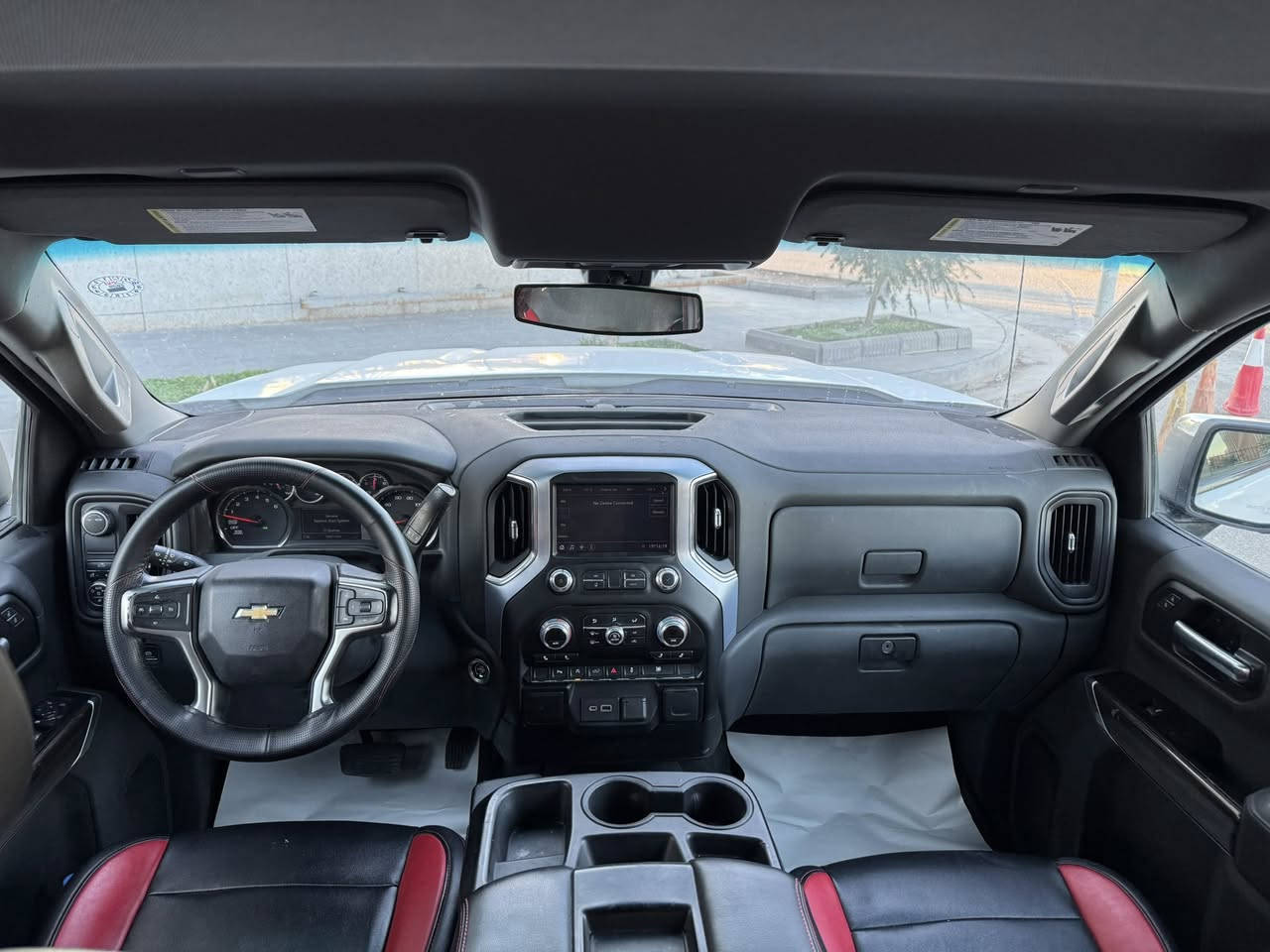 سلام عليكم اللبيع سلفردور موديل 2022
ارخص سعر 239ورقه 🔥🔥💵💵💵
سياره رقم جاهز باسمي تحويل وكله نفس اليوم
CHEVROLET SlLVERADO,K1500 LT
النوع : سلفرادو LT 
ماشية :mi39
مكينه 8 سلندر  5.3 لتر 
‏باصه متين سويج 🫆🫆
بصمه ابواب 🫆
جنطة كهرباء🔌
تعديل صوت الاكزوز من الشركة رياضي كلش حلو 🔥
تشغيل عن بعد 🔔
كشنات تدفئه + تبريد 🧊🌨️
اناره بلبدي 💡🔦
اناره بلمري🔦
نقط عمياء بلمري✅
ليدات اماميه خلفيه
شاشة كبيره 🖥️
كامرتين خلفية
كامرات خمس من كل جانب محيطية✅
بلوجكتور زنون بلاد
تحكم ستيرن جهتين 
ستيرن هيتر 
سايد بريك دكمة ⚪️
صاجات 
نظام اطفاء
قطعتين تبريد 
باب طويله ✅
بدي قصير  مرغوب 🔥
اناره داخليه LED 
ساعه ديجتال بالشاشة🔥
نظام خرائط ملاحة وكار بلي
وتحديد مسار
رادار خلفي ومنبه توقف اصطدام 
جامه خلفيه كهرباء ✅
والمواصفات وبعد بيهه هواي مواصفات 
سنويه باسمي تحويل وكله نفس اليوم ✋
سيارا جاهز فحص هزه 100/100
عنوان سياره 📍اربيل 
📞الاتصال زين ***********
📞كورك +واتساب ***********
