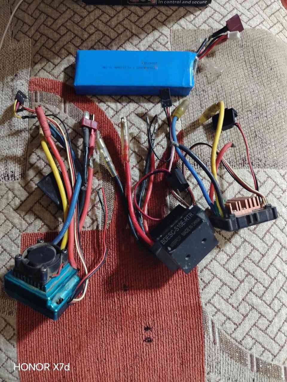 غراض بهل شكل تفيده يراسلني ع واتساب ***********
