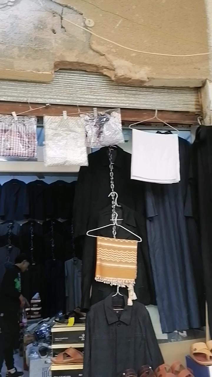 بسم الله ماشاء الله..
العنوان القائم الشارع الي مقابل المول المركزي سوق الحشاشات مجاور مطعم زاد الخير..
محل انمار الراوي حياكم الله جميعا 😊😊😊


**إذا كنت صاحب هذا الإعلان وتريد حذفه لأي سبب، رجاءا أرسل رسالة إلى الدعم الفني**