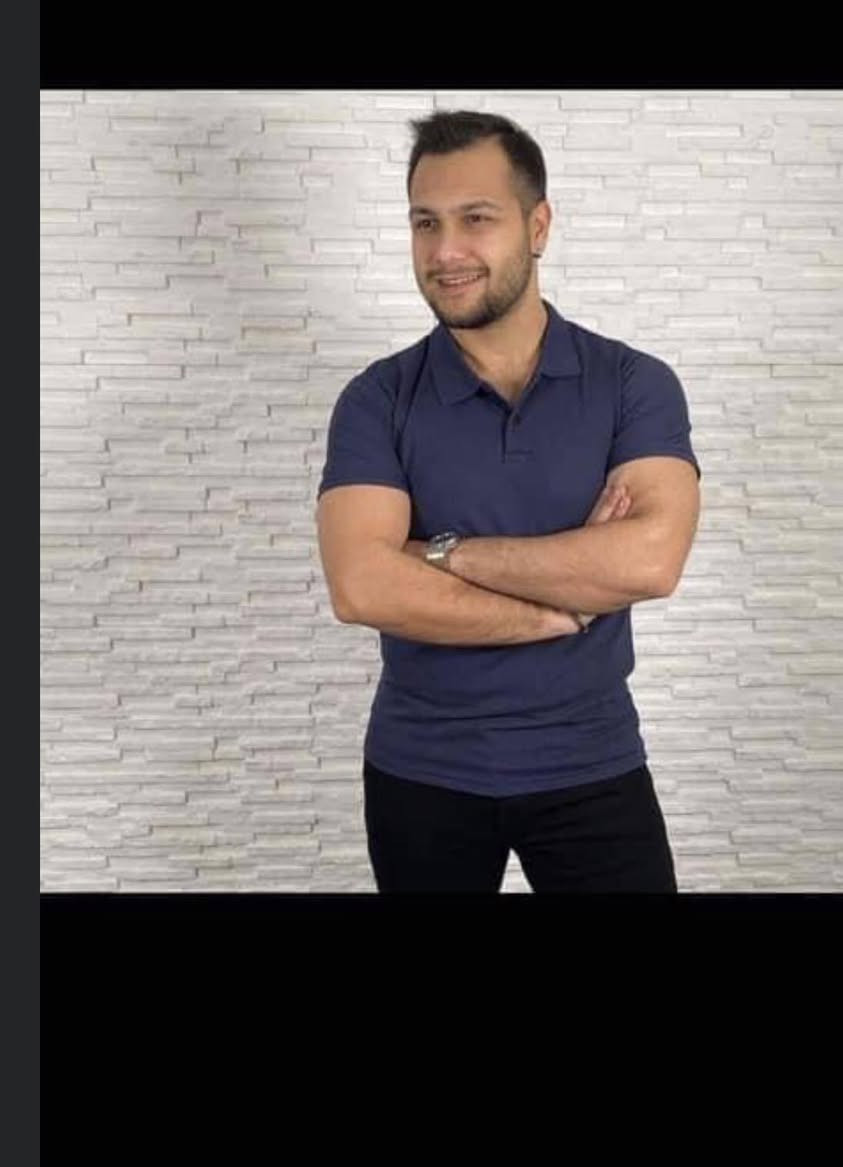 سلام عليكم شلعة تيشيرت رجالي شبابي سيري نظامي قياسات كامله الوان اسود نيلي حبري كميه 2000 قطعه تقريبا سعر القطعه 1500الف ونص قفل ماتلكه هيج سعر حته بالصين
واتساب  ***********
