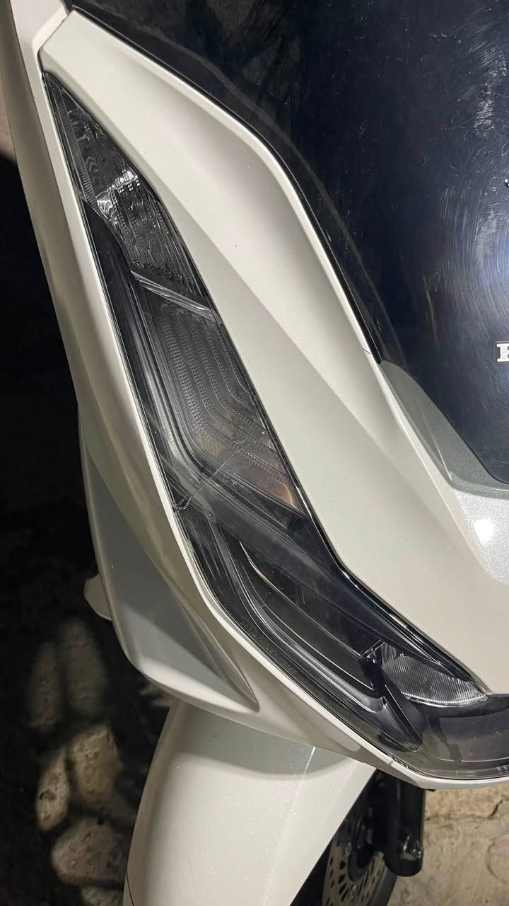 السلام عليكم pcx الجيل الرابع بيها حادث بصيط فقط جامة المازدة ماشية 17 الف كفالة مكينة وكفر فقط ملاحضات بصيطة
***********
مكاني سبع ابكار
ملاحضة الدراجة وارد يابان
