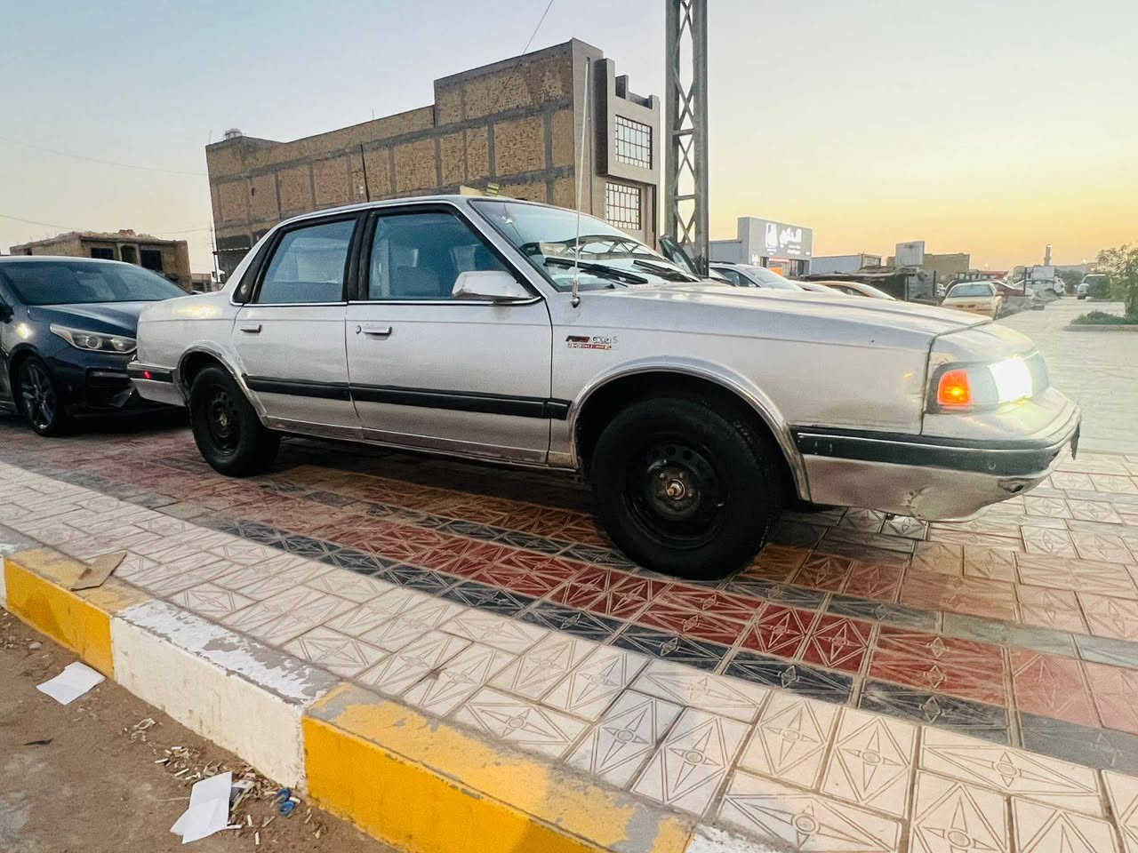 سلام عليكم اولدز موبيل رقم بغداد صدامي بأسمي تريد تحويل تريد وكاله السياره كفاله عامه من الضربه بيهه رشات صبغ اثر جراد مكينه وكير 310 جدد حداديه جديده كهربائيات شغاله باتري جديد تخم تاير جديد تبريد شرط بس غاز  السعر 23 وبيهه مجال قليل حك الجيه العنوان الناصريه المركز للاستفسار على الرقم التالي *********** بيع مستعجل
