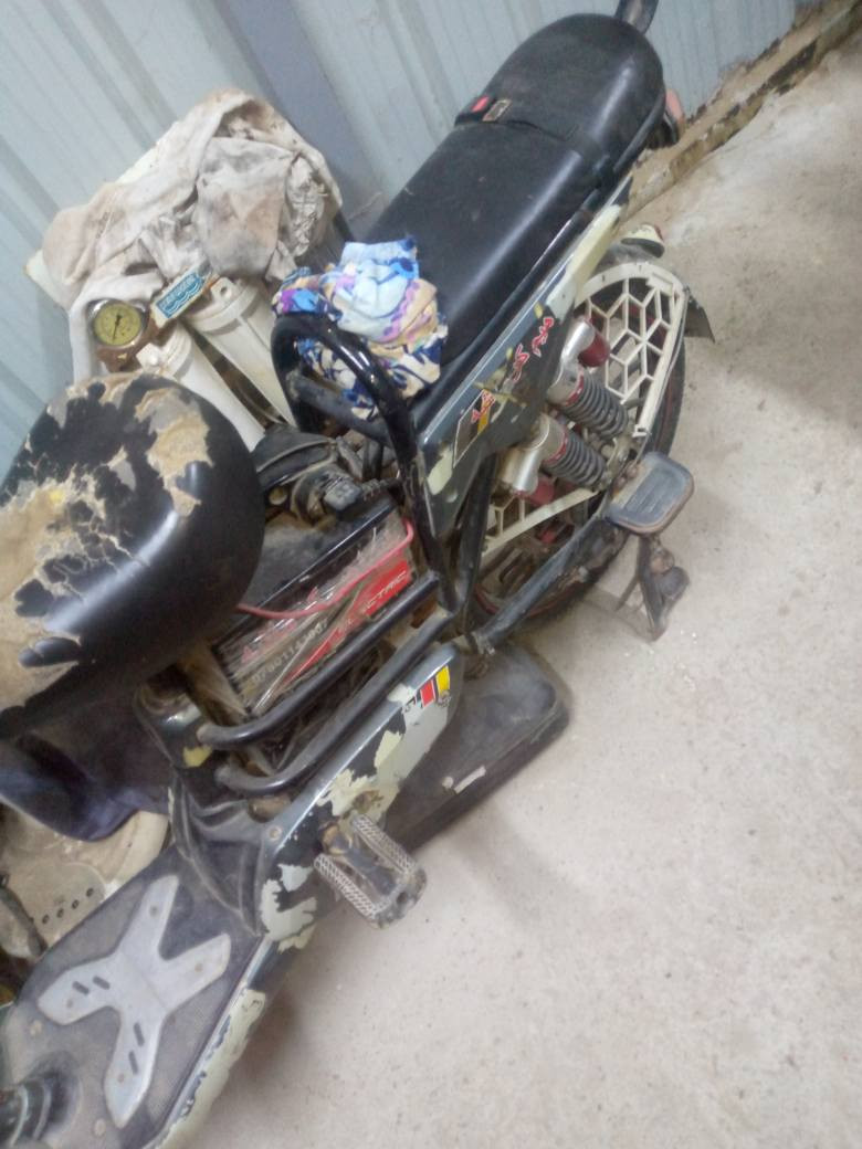 السلام عليكم دراجتين البيع الولا شحن شغاله و على فحص بس نقص بطاريات مال دراجه 

و ثانيه شغاله حجم محرك 110 منشه ياباني علا بازين و بيها وصل ورقه واحده انا مجرد ناشر و سعر يم حجي مناسبات و هذا رقم تلفونه و بي واتساب *********** رجان الحد راسل خاص عمارة, ميسان
