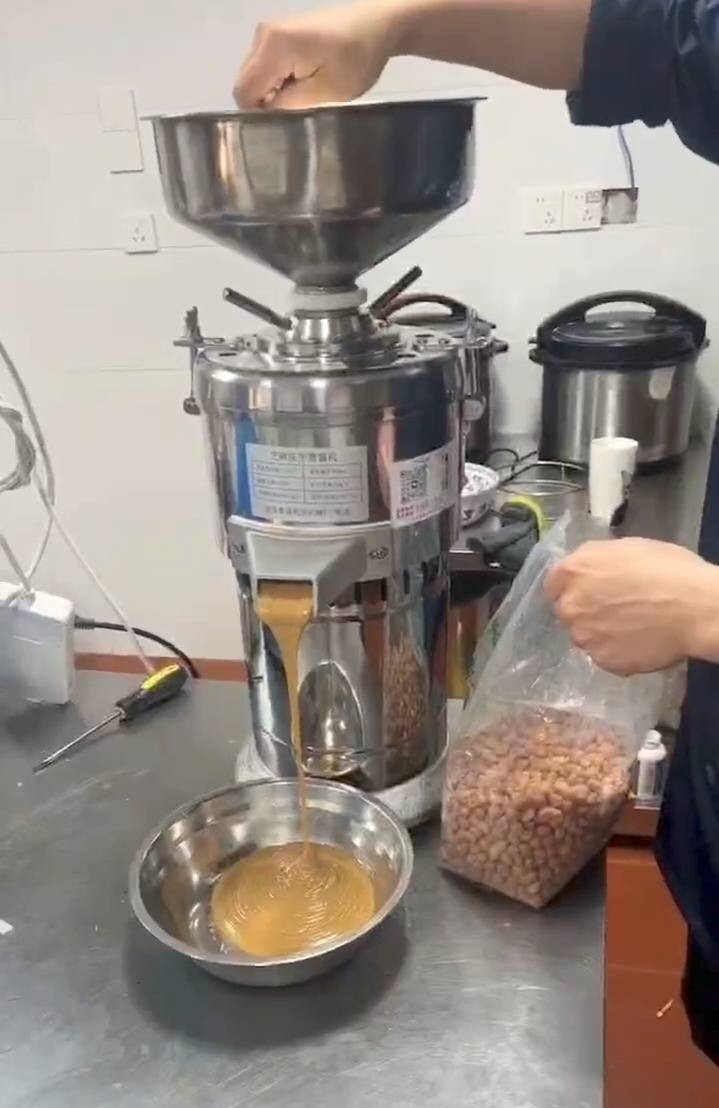 متوفر لدى معرض السماح كراده شارع المسبح ***********
.
