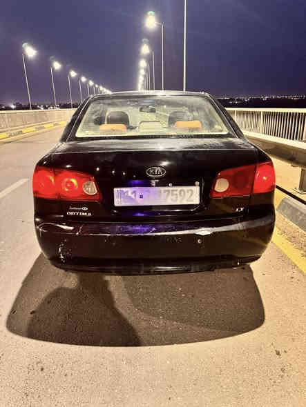 السلام عليكم للبيع كيا اوبتيما موديل 2008 
مرقم بغداد جديد سنويه بأسمي تحويل ثاني يوم  وارد أمريكي  كير محرك شرط  
ضرر 4 قطع جاملغين امامي بونيد وباب رش صبغ 
السعر 82 وبيها مجال 
اي استفسار اتصل ***********
