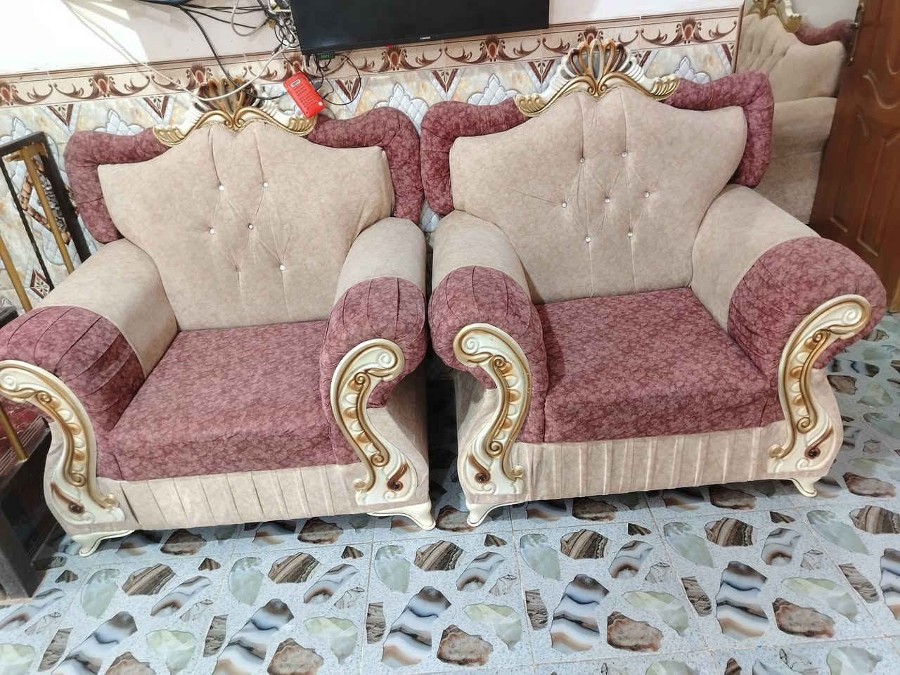 للبيع مكان كربلاء طوريج سياحي ***********
