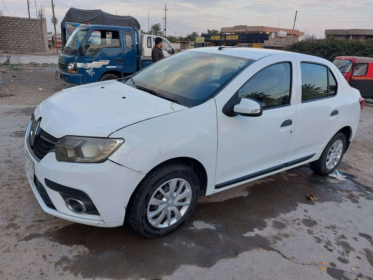 السلام عليكم
رينو سمبل موديل ٢٠٢٠
صدر خلفي أمامي تخم تاير باتري
جاهزة بيهة طخة بالبنيد وبالصفحة رجعن بارد بدون صبغ 
السعر ٨٠ ورقة مكان السيارة بغداد الكاظمية رقم أربيل 
أستفسار اكثر ***********
