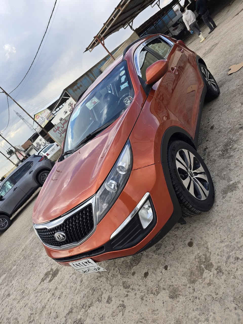 سلام عليكم كيا سبورتج موديل 2011 محرك دوش صبغ عام بيها ضرر جاملغ خلف السائق هزه وفحص جديد سنويه صاقته تبريد شغال سياره جاهزه طخم أمامي وخلفي جديد يرهم مرواس حسببب
سعرها 107 قفلها من اخير هذا رقمي بيها وتساب مكان سياره موصل 
***********
***********
