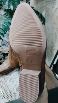 بوت طويل • قياس ٣٨ • شي ان