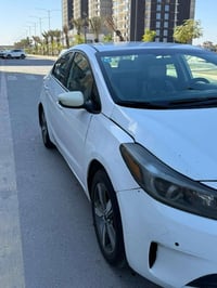 كيا فورتي (٢٠١٨) ماشية 150  بيها ملاحضات  بدون دواخل فقط حوض  السيارة ...