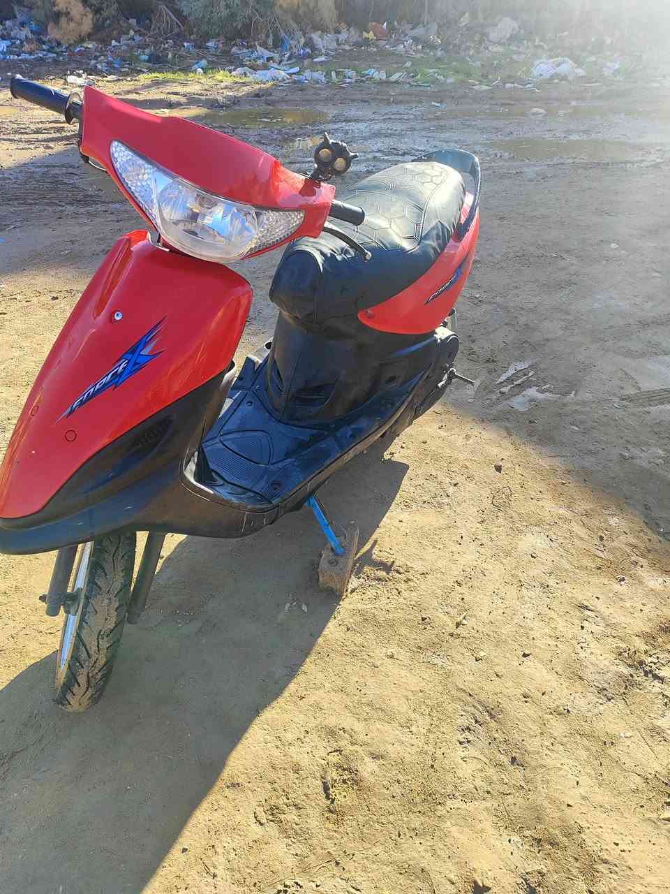 لبيع ماكس قجمه دراجه نضيفه كلش ما بيهه اي نقص مكينه مكفوله شلعه ومعدل صالنصه اف ام بلادي مو تجاري السعر 350 للاتصال ***********
