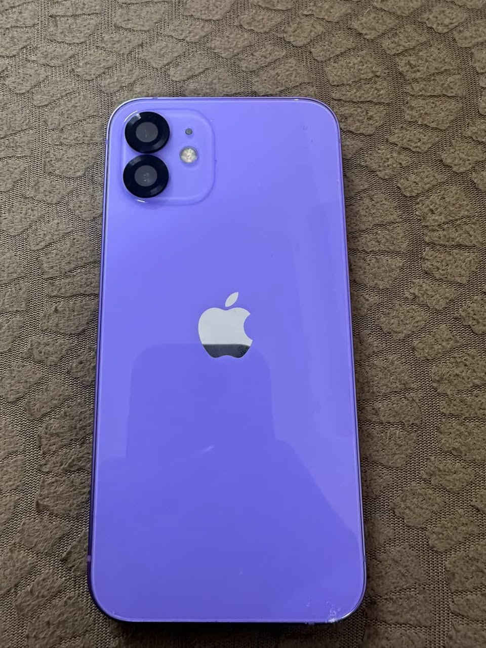 سلام عليكم…للبيع آيفون 12 عادي كامرتين لون مميز جديد بمعنى الكلمه  كلشي ما مبدل بيه بطاريته87 الرقم*********** متواجد واتساب
