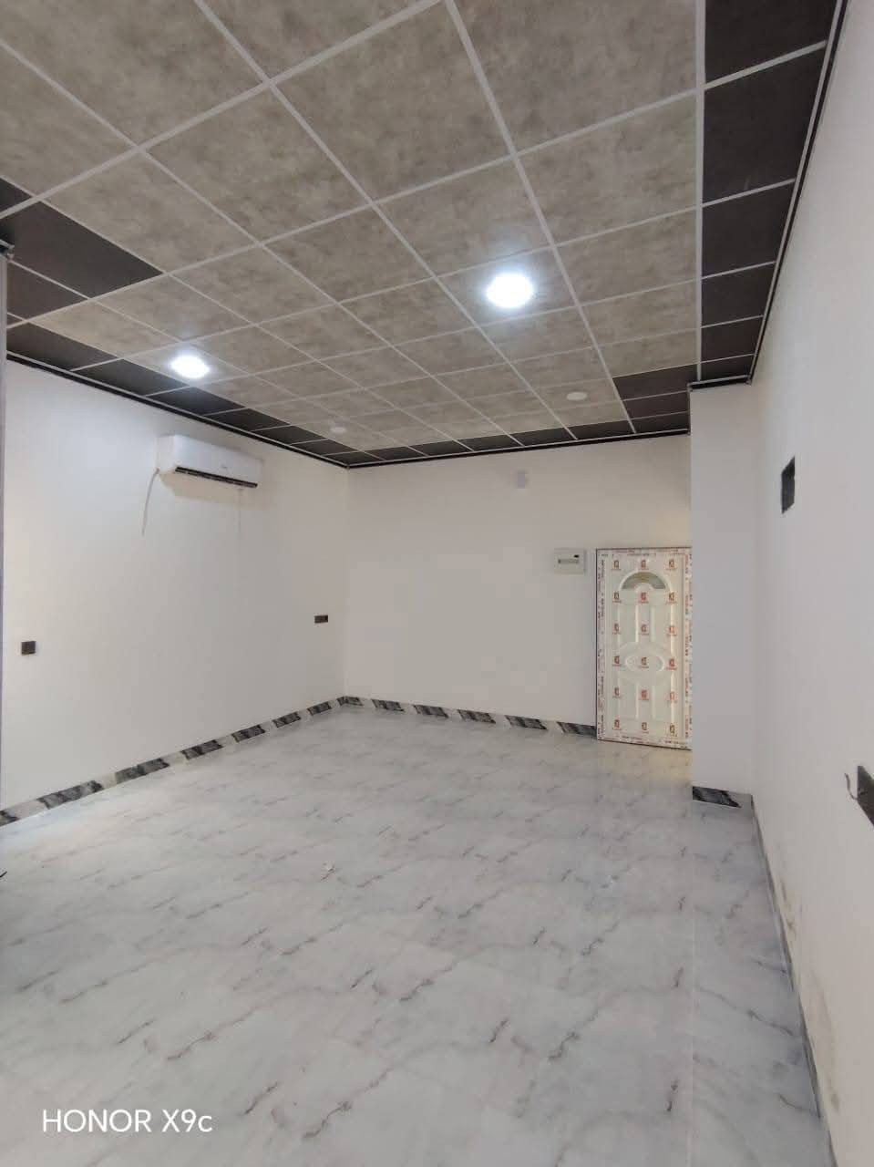 للايجار للايجار للايجار للايجار
#عقارات_فنر_الحمداني
شقة طابق ثاني في حي السماح الأركان على الشارع العام الرئيسي مقابل مول القمة بناء حديث 
غرفتين نوم وصالة كبيرة ومطبخ وصحيات وبيتونة

للإستفسار الإتصال
***********
***********
مراجعة مكتب البلديات للعقار في حي المشراق فرع مطعم طماطة بلمدخل الرئيسي
