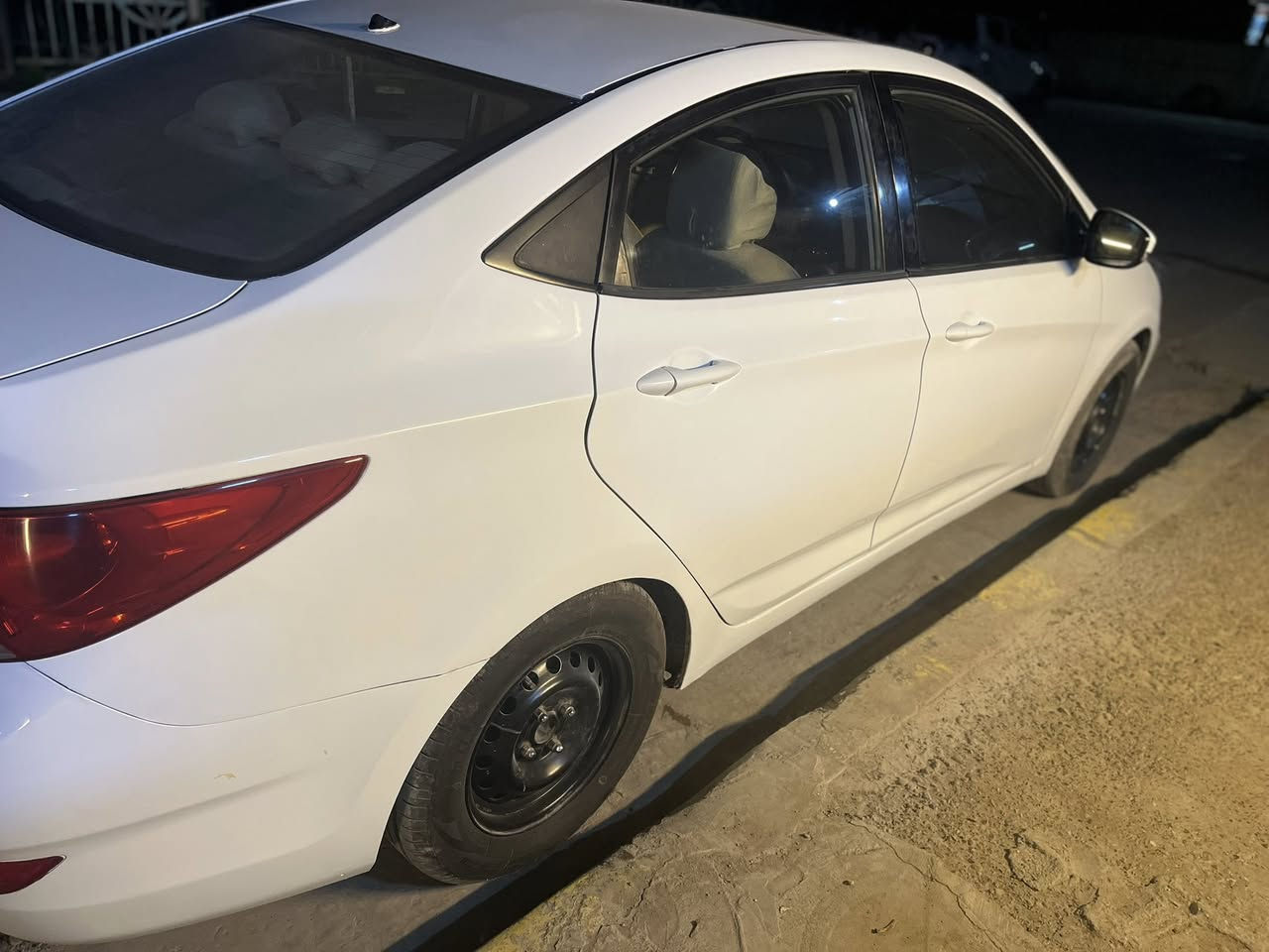 عندي سياره اكسنت 2012
كفاله عامه من الضربه والكص والحادث 

متومه وكامله 

مشتغل سنويه وكاله يم معقب شمالي 

ولوحات وملسق وهزه 

السياره كامله مكمله 

السياره مكانهه بغداد 

ب60 وبيها مجال 

ترهم مراوس ب سياره صول او فورتي او سيراتو 

الي يريد صور السياره يراسلني عالخاص 

ملاحظه:

السياره جانت صفره وبالأصل داخله ابيضّ ومصبوغه صفره اني رجعتهه بيضه وتومتهه 

السياره وارد خليجي 1600 دوش كفاله عامه كير محرك حداديه تبريد فتحه سقف اشاير بالمري


**إذا كنت صاحب هذا الإعلان وتريد حذفه لأي سبب، رجاءا أرسل رسالة إلى الدعم الفني**