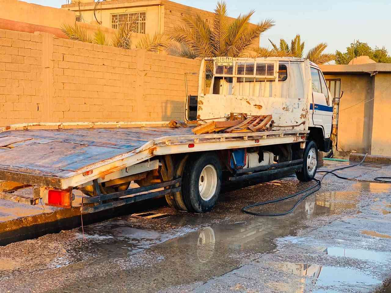 سلام عليكم داينه اللبيع مكينته تونه مجفتينه دوشمه عامه مدوشمينه تايرات نص عمر كير ولمكينه خير من الله كهربايات كله شقاله رقم بغداد وبسمنه  مكان سياره بغداد نهروان نتصل وبيك خير ودلل رقمي *********** وثير ***********
