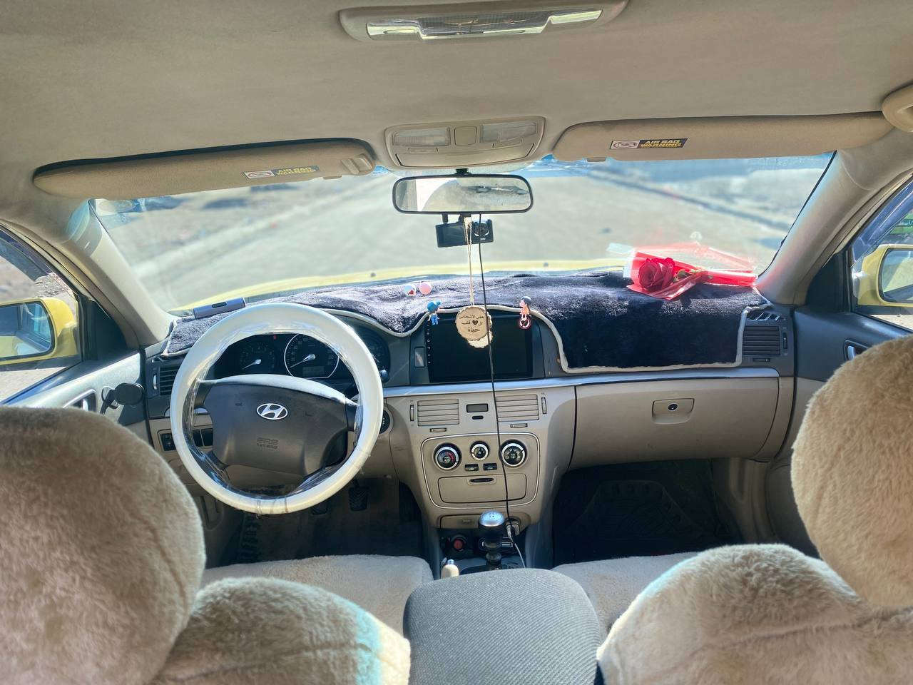 سوناتا 2008
كير عادي مكينة 2000
هيئة وغرامات صفر 
رقم وهزة جديد 
كابون بانزين بيها
صفحة النفر بيها معجون بدون دواخل 
السعر 88 وبيها مجال 
رقم الهاتف ***********
                ***********
