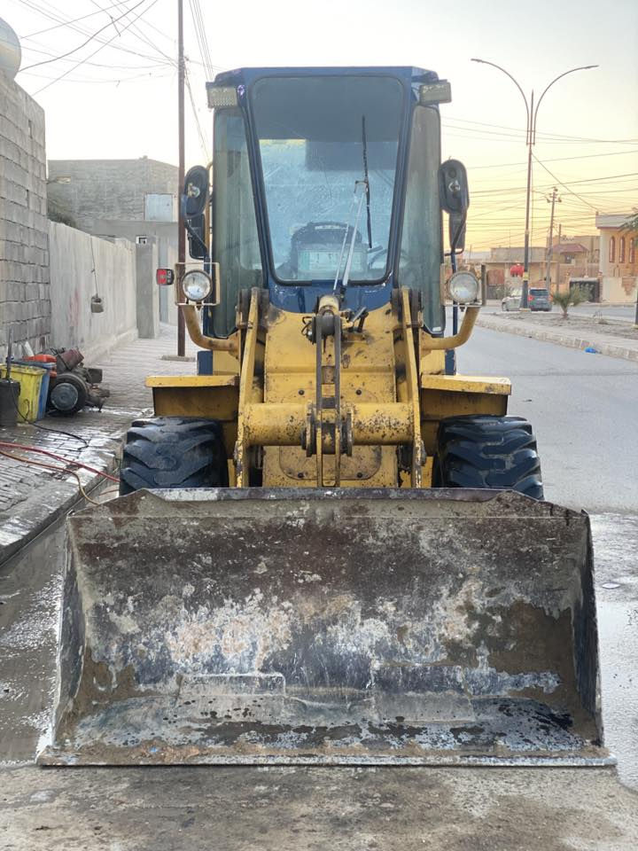 شفل كاماتسو حجم 50 كير محرك فول نظافه بعده عل شركه مكان رمادي رقم لهاتف *********** مسجل تحويل كبل سعر 250 بي مجال
