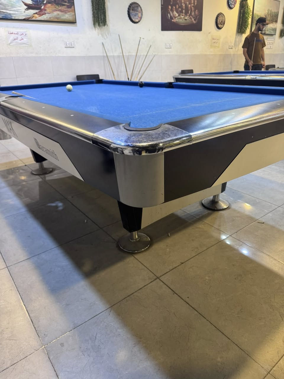 السلام عليكم ميز مال العلويه MAK شاصي واحد مكان ما عندي وريد ابيعه مدوشم مره وحده ميز اخو الجديد لوك مكاني بغداد 
   ***********الشراي يتصل وبلخدمه
