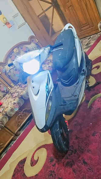 دراجة ماكس عدله بلاديه كفاله مامفتوحه كفرات بلاديه مختمه نكره سلف لايت اشاير قفال صنوك قفال استيرن دراجه كله ملحه بوشه بلاديه ٤٩ دراجه كلهه شغاله من الطول لطول ***********  البصره شارع تموز السعر ٧٥٠ وبيه مجال
