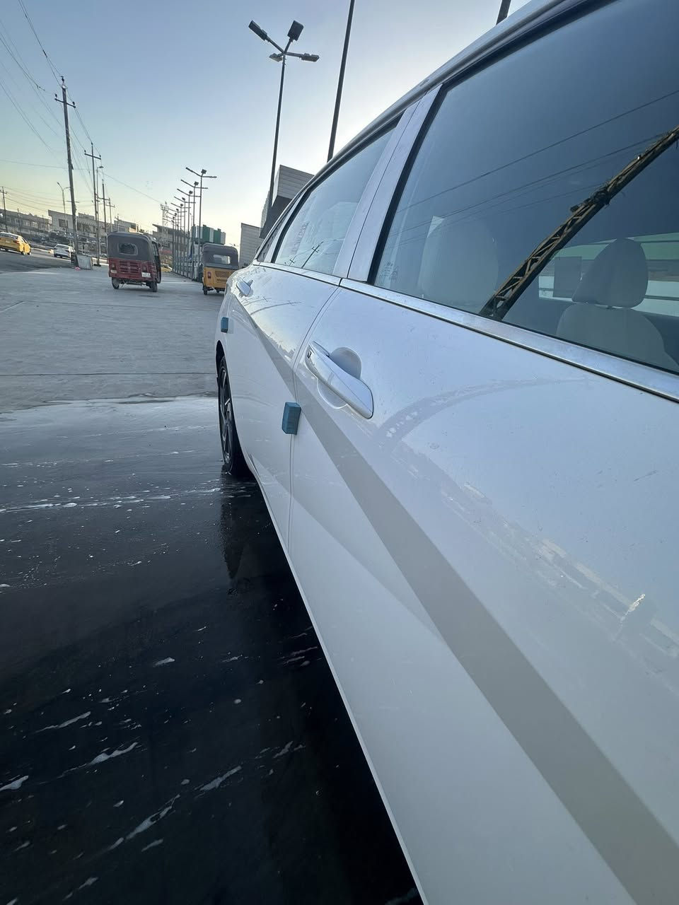 🚗 للبيع: هيونداي النترا 2024 (خليجي) فول مواصفات
سيارة مال بيت، كفالة عامة من الدعامية للدعامية وبحالة الوكالة (جاهزة من كلشي).
​📌 المواصفات:
​المحرك: 2000cc (قوي واقتصادي).
​المشي: 50 ألف كم فقط.
​الاضافات: فتحة سقف، حساسات أمامية وخلفية، شاشة كبيرة، كاميرا خلفية، تشغيل بصمة + تشغيل عن بُعد، تبريد قطعتين (أمامي وخلفي)، ويل ميثم.
​🛡️ وضع السيارة: كفالة عامة (لا صبغ، لا شخوط، لا حوادث) وبشرط الفحص وين ما يعجبك.
​المكان: بغداد
​السعر: [183] (بي مجال بسيط )
​للتواصل: [*********** ]
