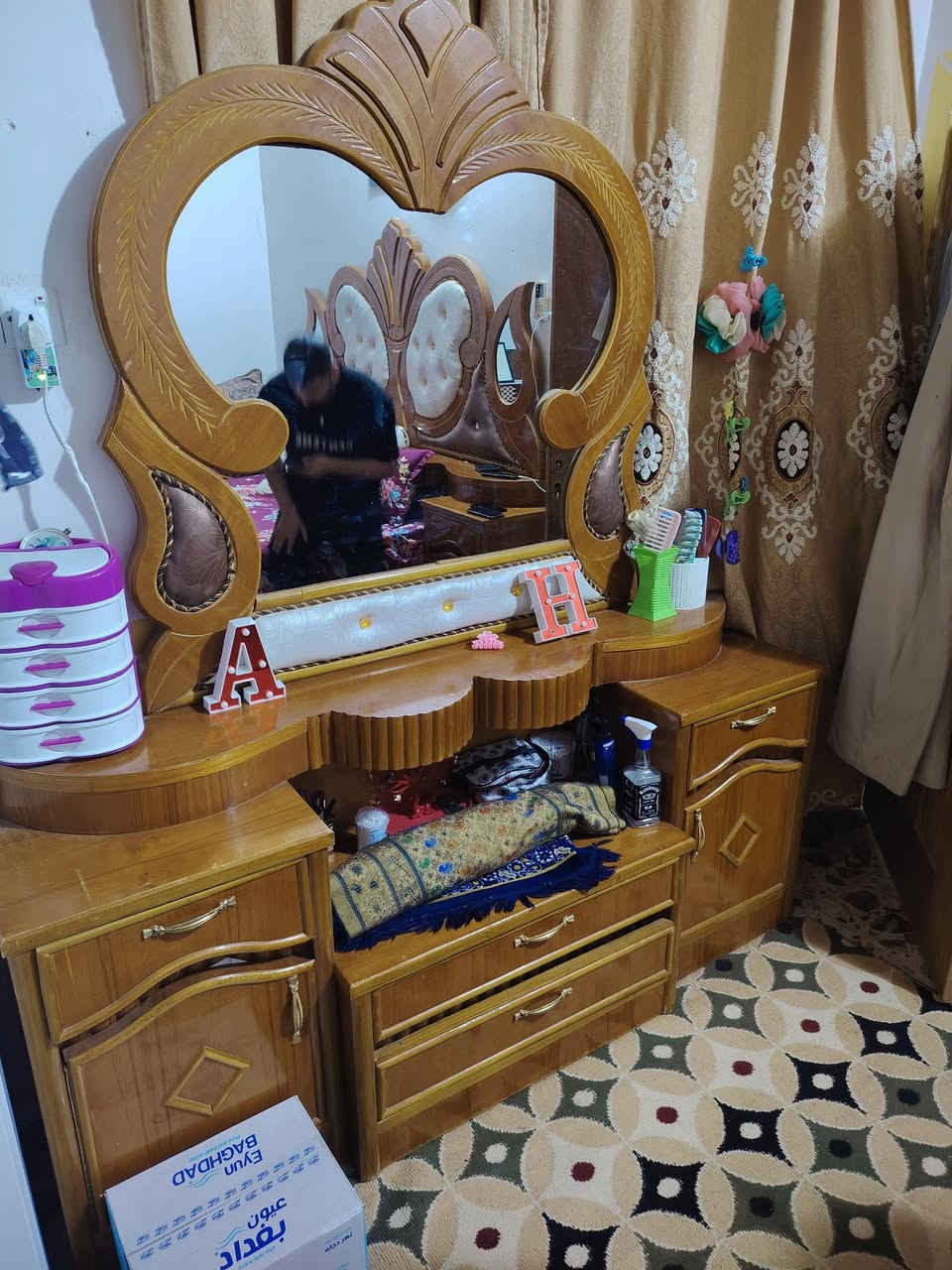 غرفة اخشاب تسكام + كنتور تسكام بيبان سلايت 
نظيفات جدا السعر خاص لتواصل
***********
