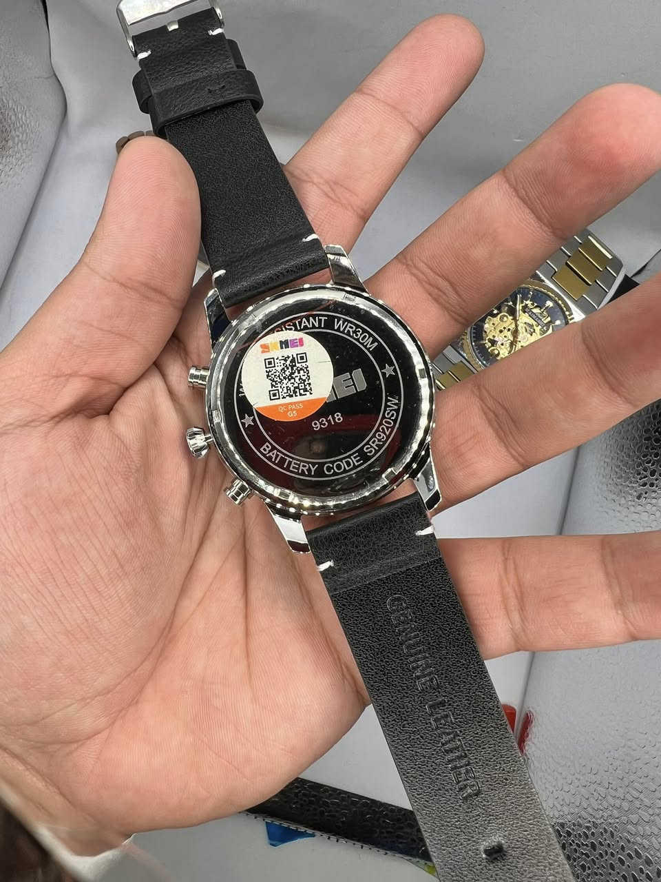 سكيمي اصلي SKMEI
سناتر شغاله 
اميال لومينوس 
جديد بالستيكرات 
سير جلد طبيعي مختم 

قطعة وحيده سعرها 30 الف د.ع


**إذا كنت صاحب هذا الإعلان وتريد حذفه لأي سبب، رجاءا أرسل رسالة إلى الدعم الفني**