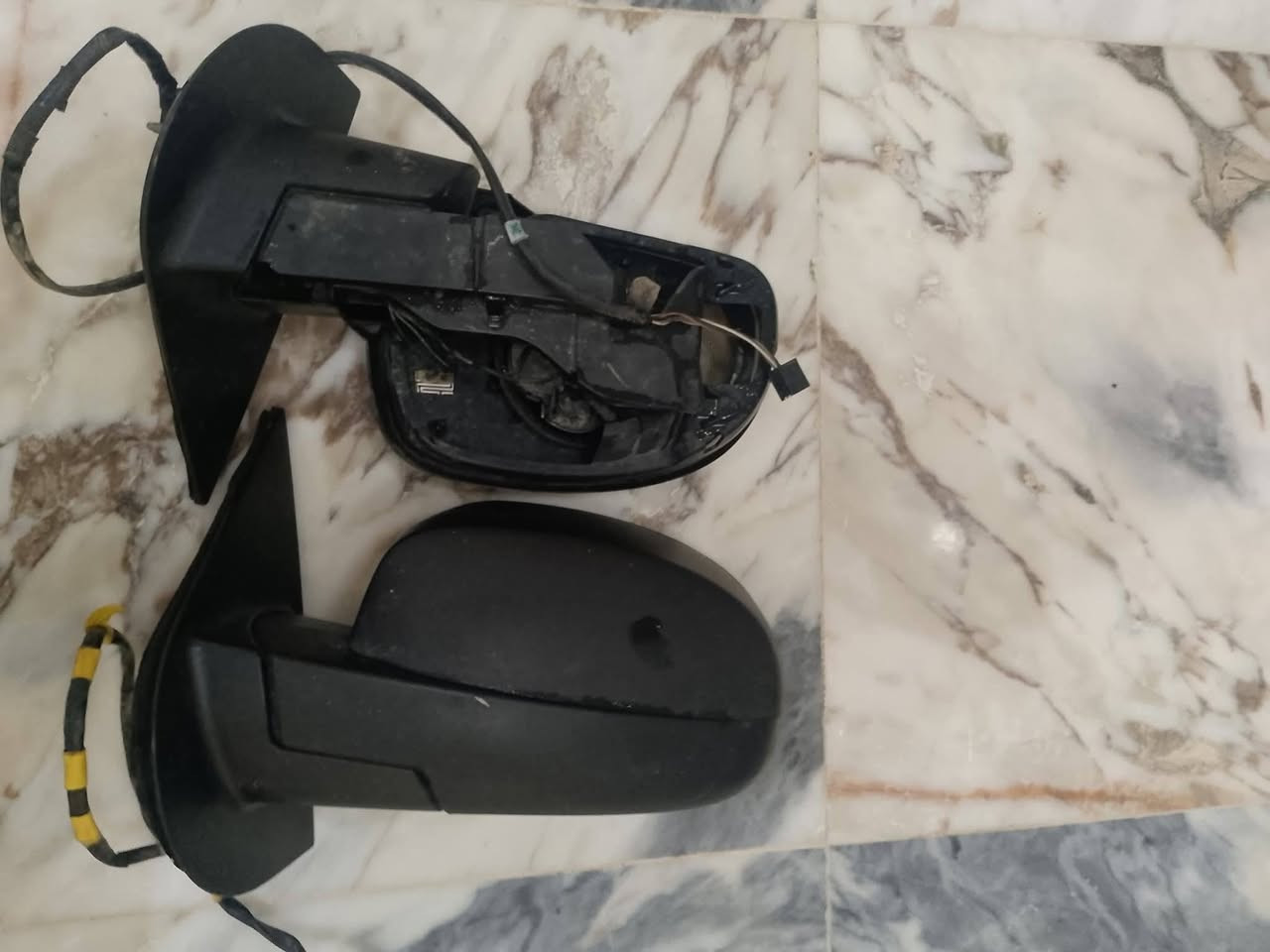 سلام عليكم من رخصت الادمن المحترم  للبيع دلعه شوفر ليت جديده مابيه صبغ. سعر 125 الف + جامه خلفيه مضلل يوكن طويله سعره 75 الف + مري عاديات بدون اشارت ولا شفط سعرهن 70الف  + تريشه مال باب موديل2010لحد 2014 سعره 30 الف + مدفع كير موديل 2007 لحد 2014 سعره 80 الف


**إذا كنت صاحب هذا الإعلان وتريد حذفه لأي سبب، رجاءا أرسل رسالة إلى الدعم الفني**