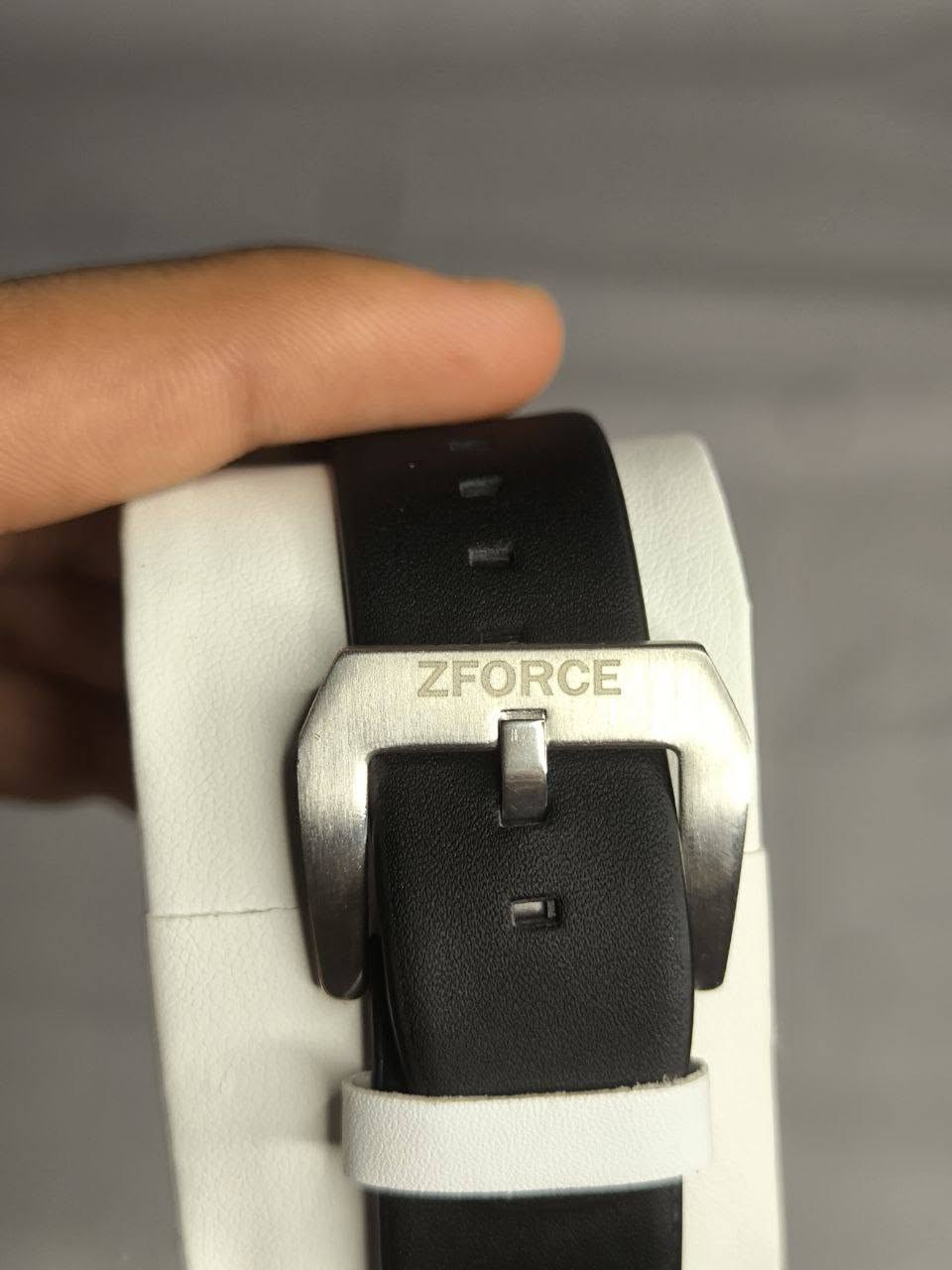 ساعة من ماركة Zforce

تحفة فنية 
مصممة للذوق الملكي والفخم
مكينة كوارتز
ميناء فخمة بتصمم مميز مزود بمنفذ تاريخ
زجاج معدني ضد الخدش 
مقاومة ماء وغبار 
هيكل ستانلس ستيل مرصع بالكريستال 
سير جلد مختم
القطعة مختمة بالكامل 
وزن ثقيل 

السعر :- 40 الف ع اول تم 
للحجز والاستفسار يرجى مراسلة الصفحه عمارة, ميسان


**إذا كنت صاحب هذا الإعلان وتريد حذفه لأي سبب، رجاءا أرسل رسالة إلى الدعم الفني**