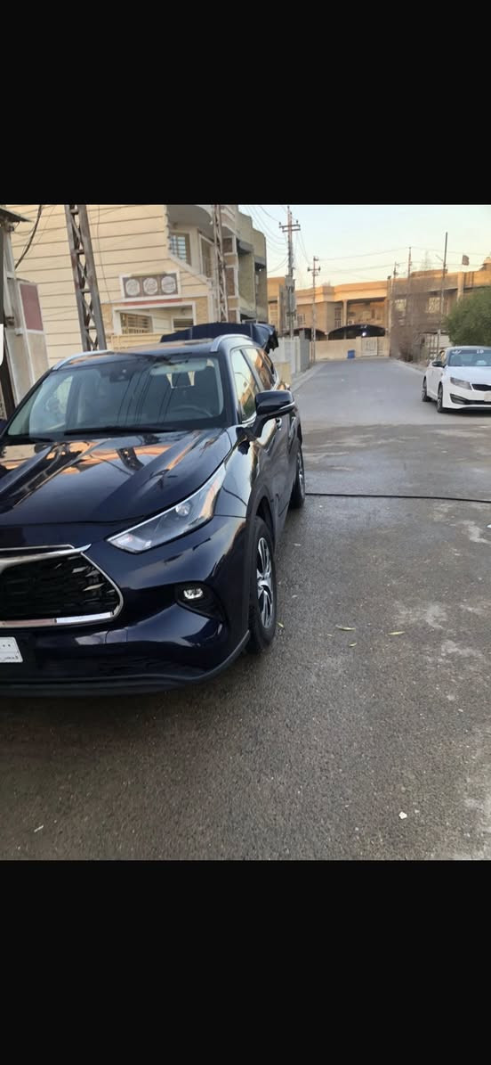 هايلندر موديل ٢٠٢٣ وارد مريكي سعرها ٢٦٠ ورقه بيها مجال توصل علئ هاتف *********** موصفات XLE
