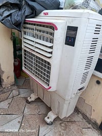 ' عدنه مبرده كاملة بس المروحة مجيمة ماطورها جديد العام تشتغل السنة جيم...