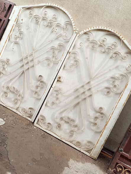 #للبيع  باپ طلاقتين   العرض  مترتين  و90 مع الجراجيب والارتفاع   مترين و20 الظهر  بليت  حديد ثقيل ونظيف جدا   @ مكاني  بغداد الغزاليه  ويوجد توصيل    ***********
***********
