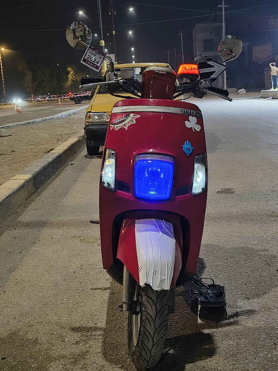 السلام عليكم دراجه ماكس بوليس مديل 2012 دراجه مكفوله من تاير للتاير دراجه طلعتها راما ومحتاج واريد ابيع دراجه نازل عداد الكتروني اكفبك لك كفاله عامه كفرات بيها واصل معرض حافظ عليها دراجه ختم واحد ومكينه بلاد مكان  كربلاء طويريج اللون دم الغزال 🍅السعر واحد وربع وبيها مجال للشراي الرقم *********** بمليون وربع وبيها مجال
