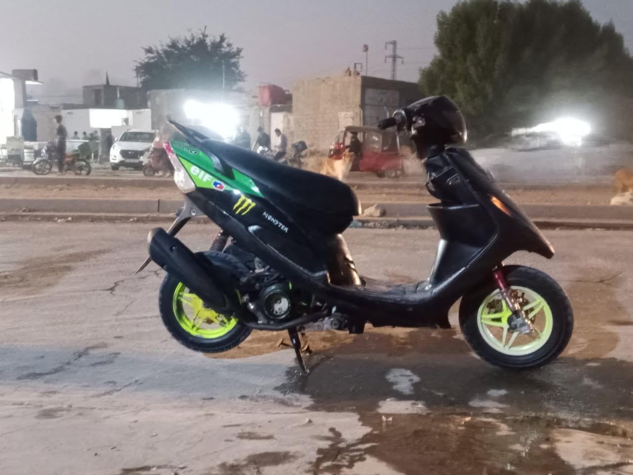 سلام عليكم ماكس عدله للبيع دراجه كلشي بيها بلادي فقط مزوده بوشه 55 سعر 450وبيها مجال حك جيتك للاتصال ***********
