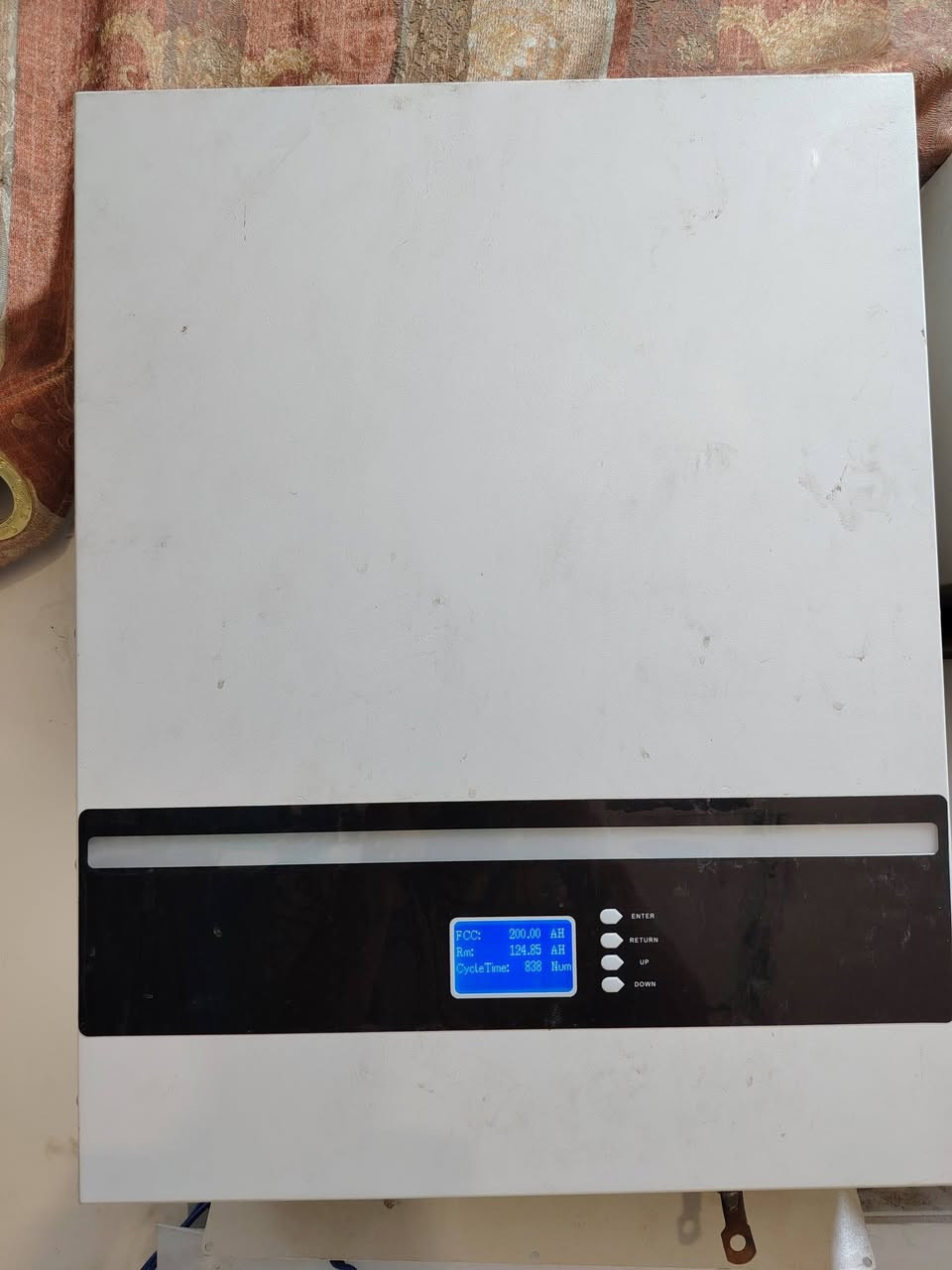 منظومة للبيع 
السلام عليكم
عندي منظومة مستعملة للبيع تتكون من بطاريتين ليثيوم فوسفات الحديد سعة الوحدة منهما 5.12kWh عدد 2عدد دوراتها الكلي 6000المستعمل منهما تقريباً 800 موضحة بالصور مواصفات أكثرو
إنفرتر حجمه 3.2KW تقريباً يتحمل 13.9 أمبير وأيضاً موضحة مواصفاته بالصورة
مكاني بغداد 
اي استفسار على الخط او الواتساب 
***********
السعر 2.600.000
