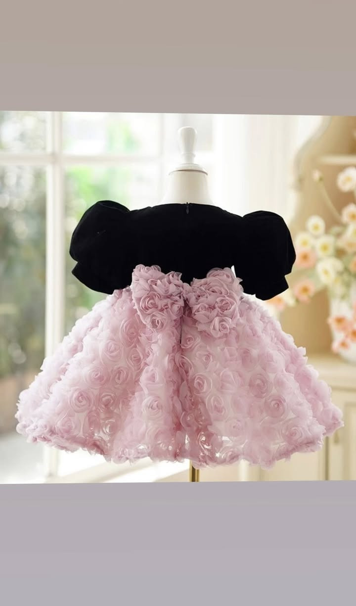 بدلة راقية وفخمة كلشششش 
استخدام مرة وحدة

سعر الشراء ٧٠
سعر البيع ٢٥ 

عمر ٧-٨ سنوات


**إذا كنت صاحب هذا الإعلان وتريد حذفه لأي سبب، رجاءا أرسل رسالة إلى الدعم الفني**