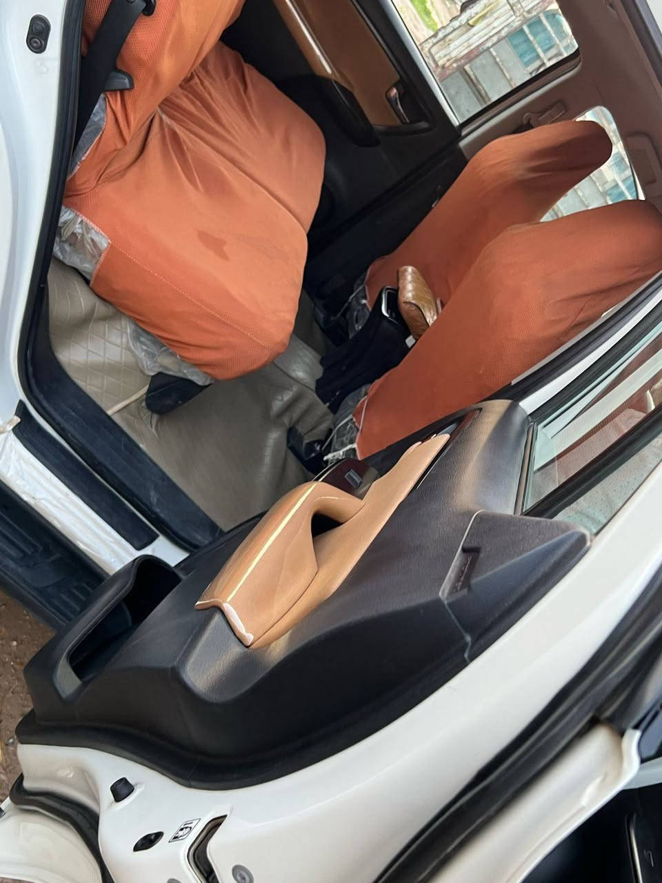 السلام عليكم
فورنجر خليجي موديل ١٩ محرك ٤ سلندر2700
ماشي ٩٧ الف كيلو.. كير ومحرك وتدفئه وتبريد وضع الشركه
 العنوان صلاح الدين.. الضلوعيه.. السعر245
 وبي مجال
***********
