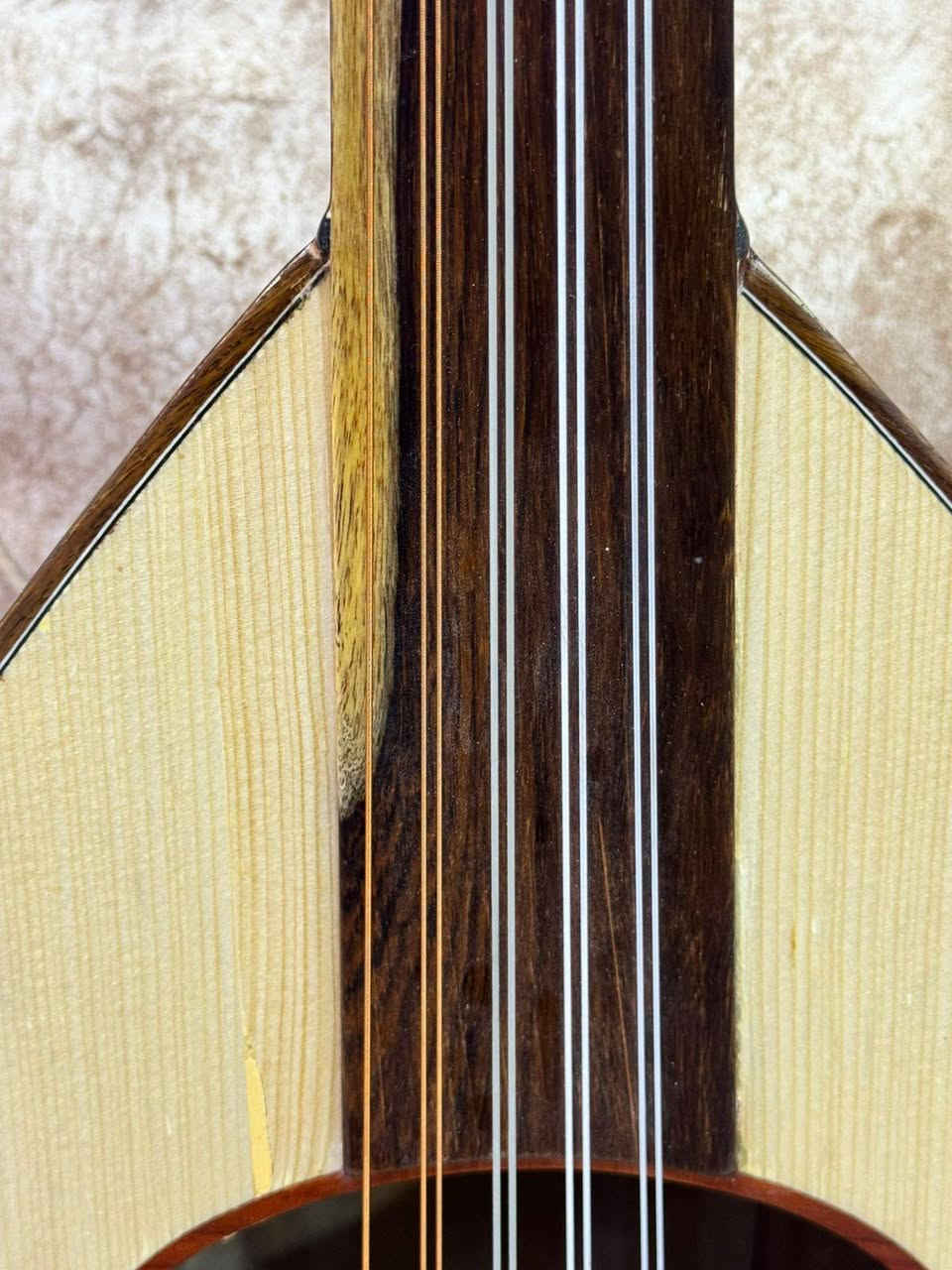 السلام عليكم عود مصري للبيع
مكاني بالاسكان الصناعي النزله الأولى
سعر وتفاصيل واتساب ***********
