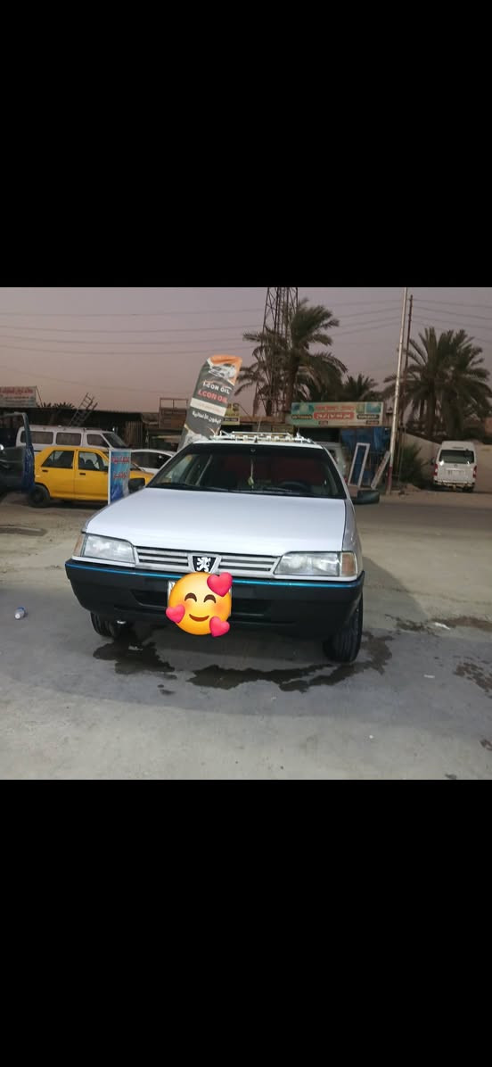 السلام عليكم للبيع بيجو روى تبريد جاهزة بيها نواقص بسيطة جدا مكاني الدورة السعر ٢٤ وبلاش للطيبين *********** بغداد, العراق
