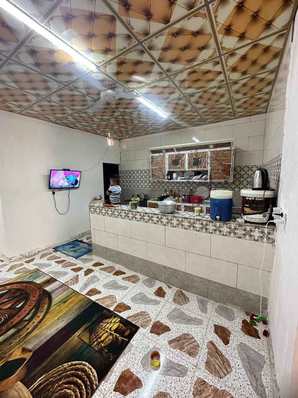 بيت البيع وقف سني مسجل اصولي المساحه  100 متر يحتوي لبيت على غرف عدد  2 وصاله ومطبخ وصحيات العنوان ابوالخصيب طريق الوصطي قرب المدرسه الصفره السعر  30 وبي مجال الستفسار انتصل على الرقم  *********** بي واتساب
