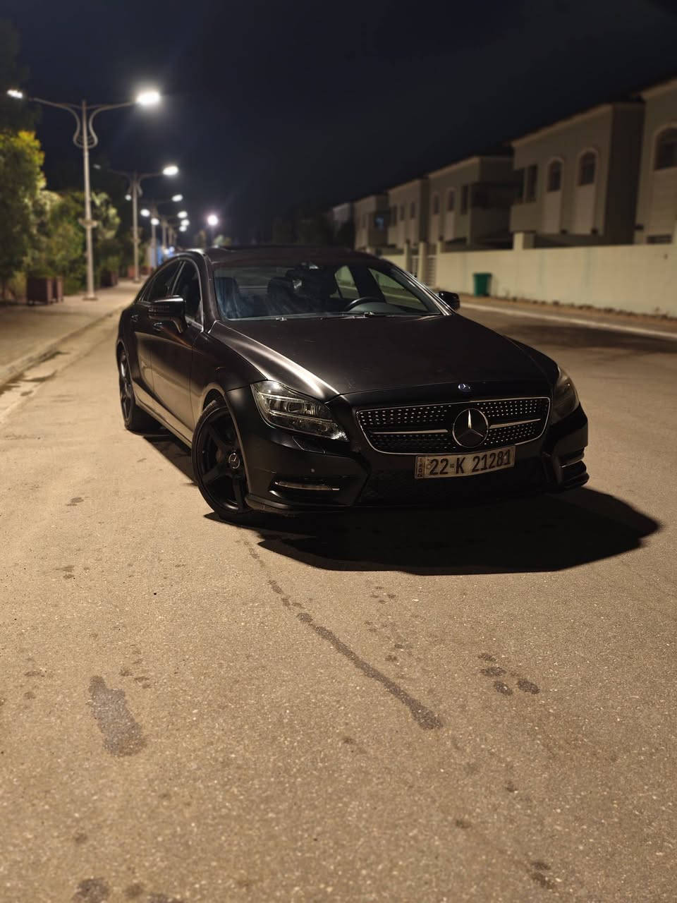 CLS350 2013 (كاز)
Diesel 3.0L turbo 
السيارة كلين بالعراق بيها بس جاملع ايمن مفتوح معدل على البارد بدون ايرباك بدون دواخل
فوول مواصفات كير مكينة جاهزة
رادارات نقاط عمياء تحديد مسار قيادة ذاتية بصمة فتحة
وهواي مواصفات
بيها نقوصات بسيطة
سعرها 178 بيها مجال  
مكان السيارة الحرية الدولعي
***********
