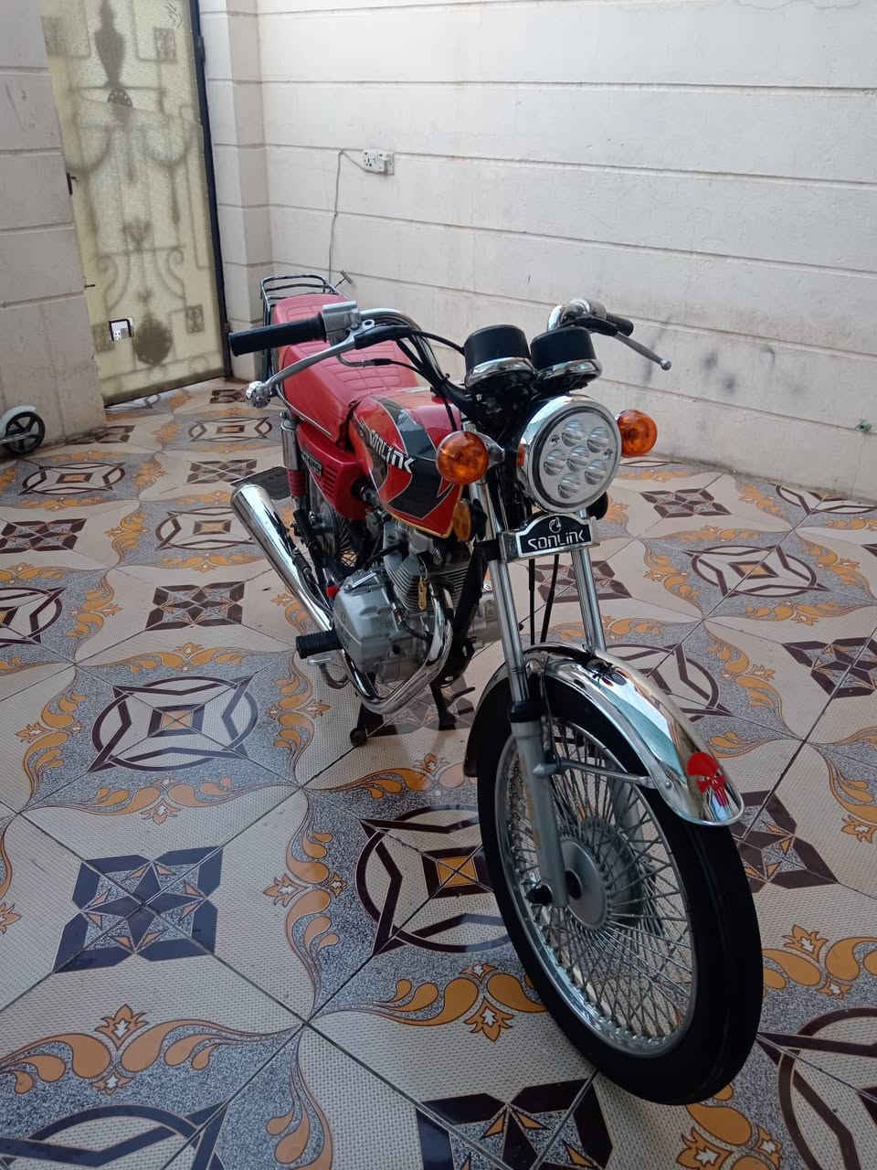 سلام عليكم
مكلف بالنشر......
دراجة سولنك22
اربعه كير
محرك غطاس
مكان / خانقين 
سعر 475 وبي مجال 
الاستفسار اكثر  
***********
