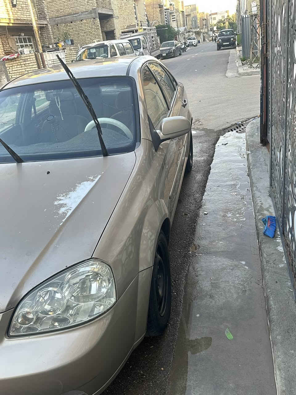 السلام عليكم ورحمة الله وبركاته.                            اوبترا 2006لون اصفر ذهبي سياره مكينتها بيها تبخير خفيف صدرها نضيف بنسبه 60./‘ رقمها بغداد تحويل مباشر السياره كامله مكمله والسياره موضح كلشي عليها بل صور كشرها نضيف وداخلها نضيف كلش 
سعر السياره 63 بيها مجال 
عنوان السياره بغداد الغزاليه 
رقم الهاتف:***********
