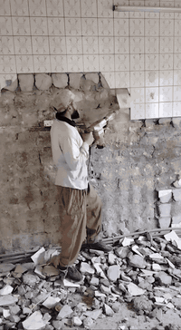 مستعدين للهدم والترميم كافه المنازل والعقار
قلع (كاشي)  (قشط جدار)  نقل( وتصعيد مواد) قص اشجار (صبة ارضيه) كادر ممتاز على مدار 24ساعه نعمل  داخل وخارج الموصل 
***********
***********
