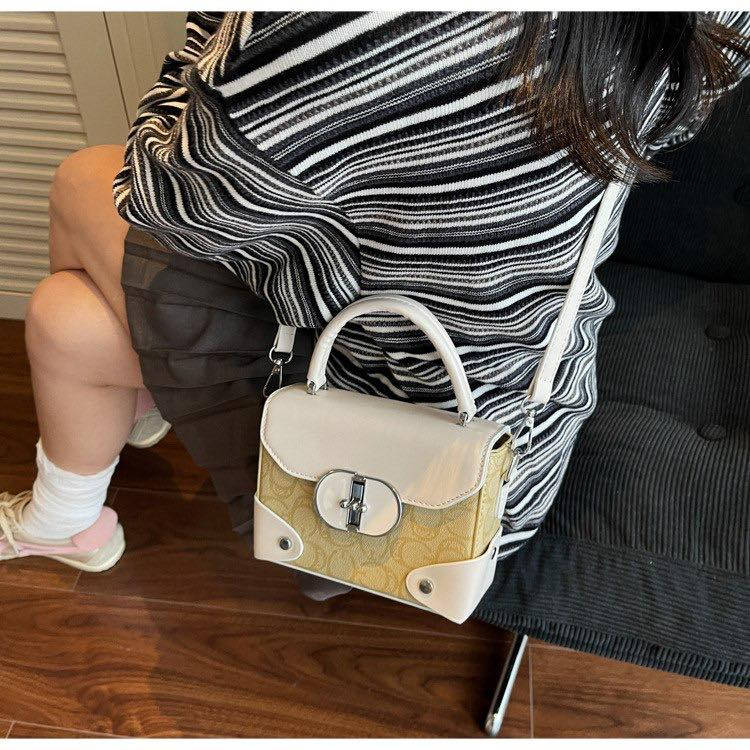 القطعة 13 الف بس!!!🫣❤️


**إذا كنت صاحب هذا الإعلان وتريد حذفه لأي سبب، رجاءا أرسل رسالة إلى الدعم الفني**