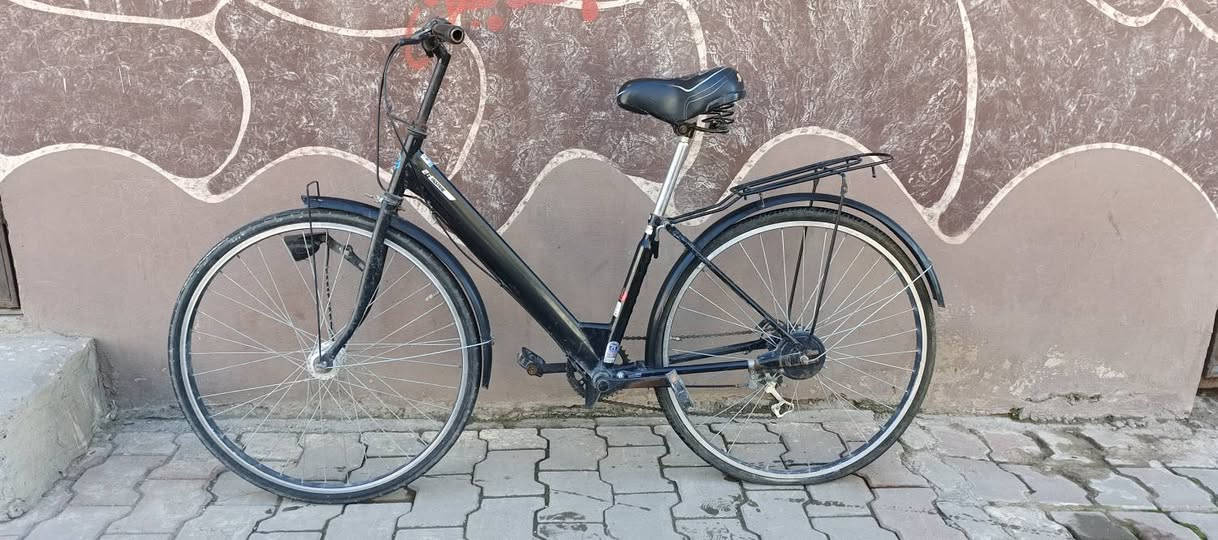 سلام عليكم باسكيل ياباني 6 گير بس ويل الورة اعوج وبنجر السعر / قيم واخذ


**إذا كنت صاحب هذا الإعلان وتريد حذفه لأي سبب، رجاءا أرسل رسالة إلى الدعم الفني**